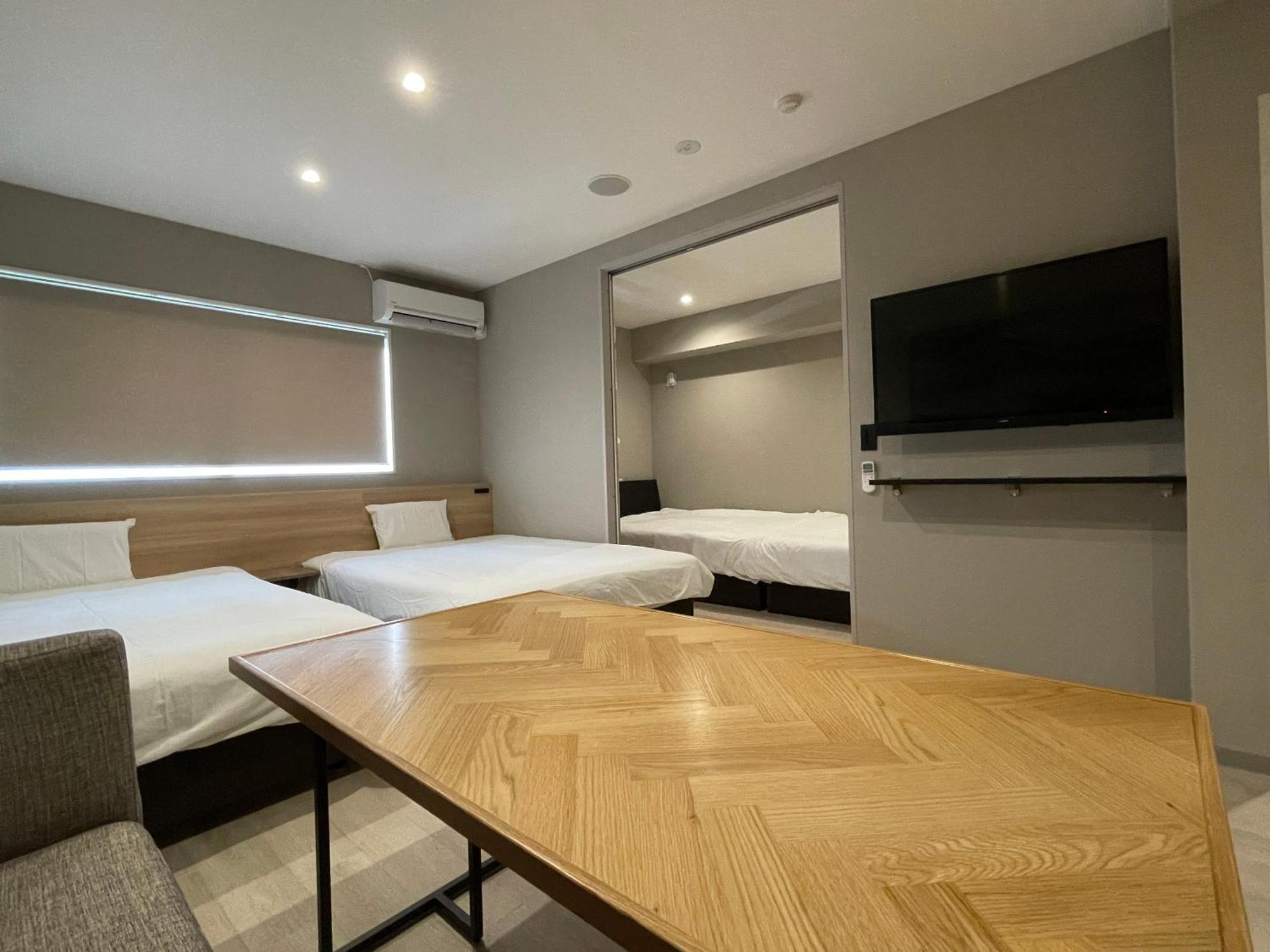 Comforts81 Shinsaibashi Osaka Exterior photo